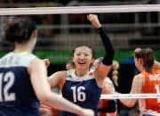 开云体育官网-红牛铁骑横扫跃马，阿隆索烈火再燃，F1新秩序下的双重奏