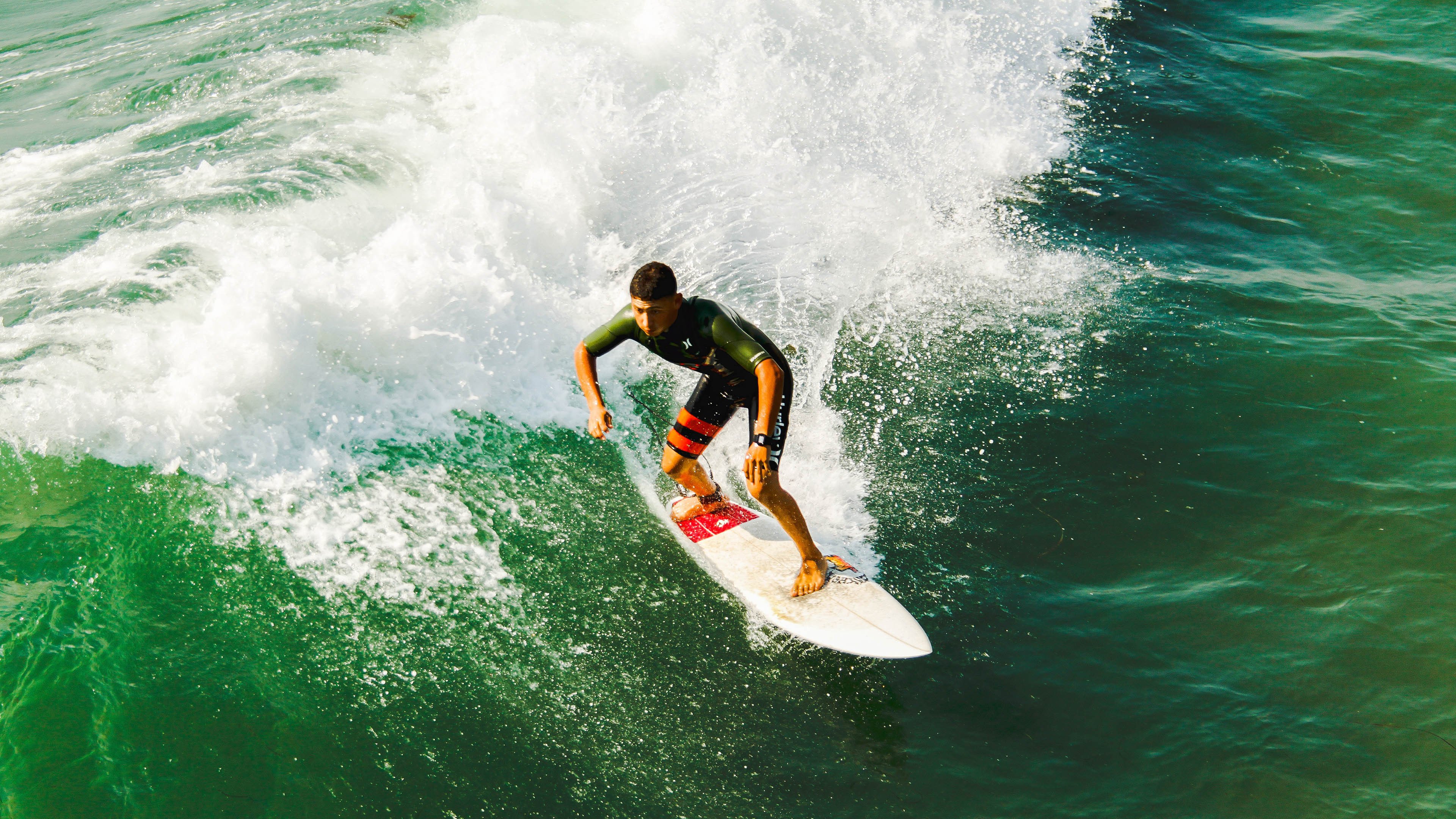 绿茵场上的开拓者,德甲争冠焦点战启示录,决胜时刻的雄鹿与猎手