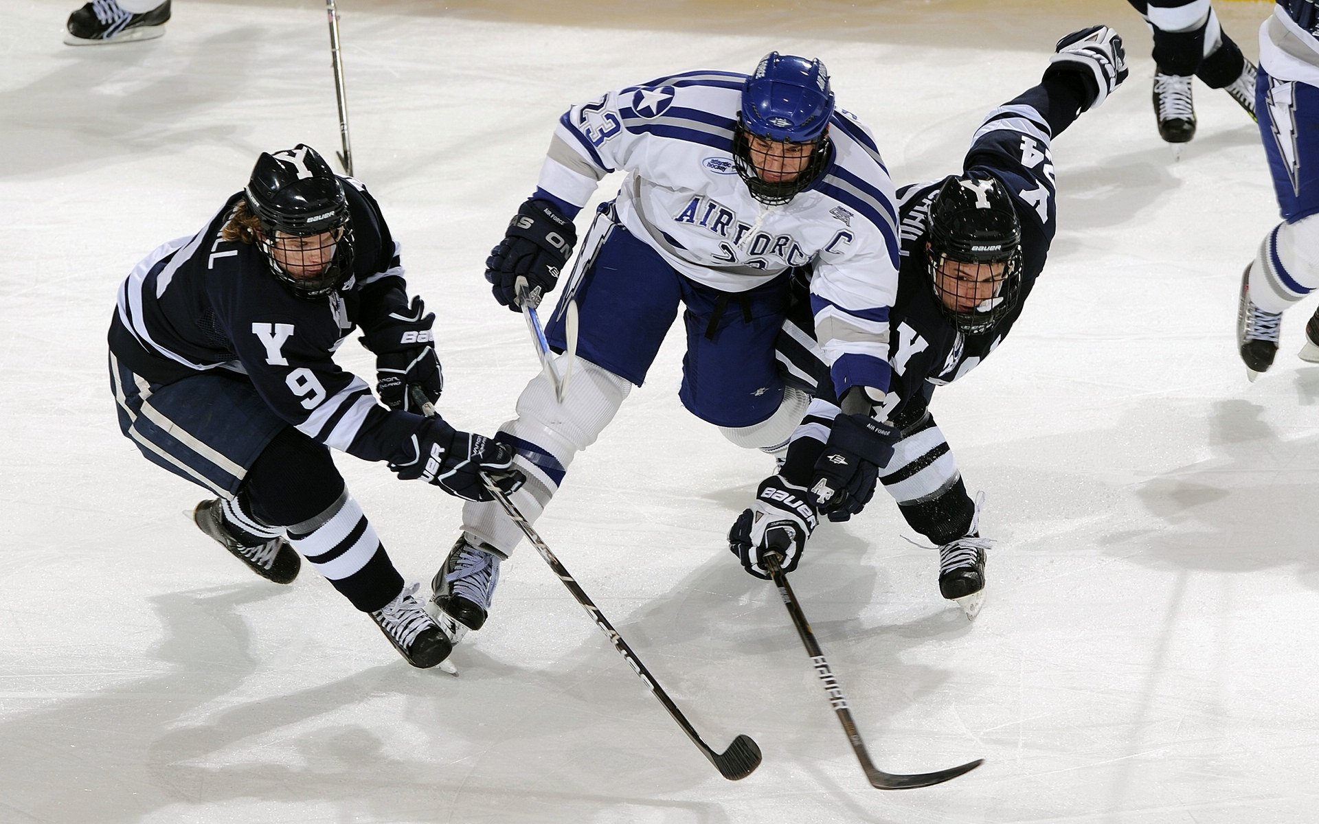 篮网对阵火箭，班凯罗关键节点连续得分，锁定胜局的华丽表演