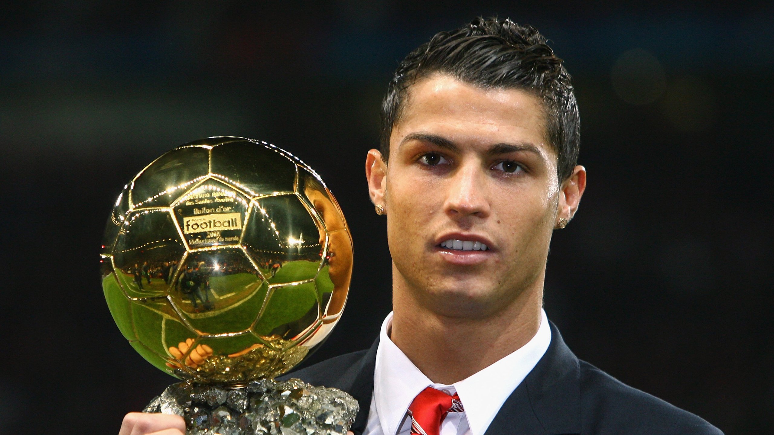 狼王登基之夜，爱德华兹在总决赛舞台上的绝对统治