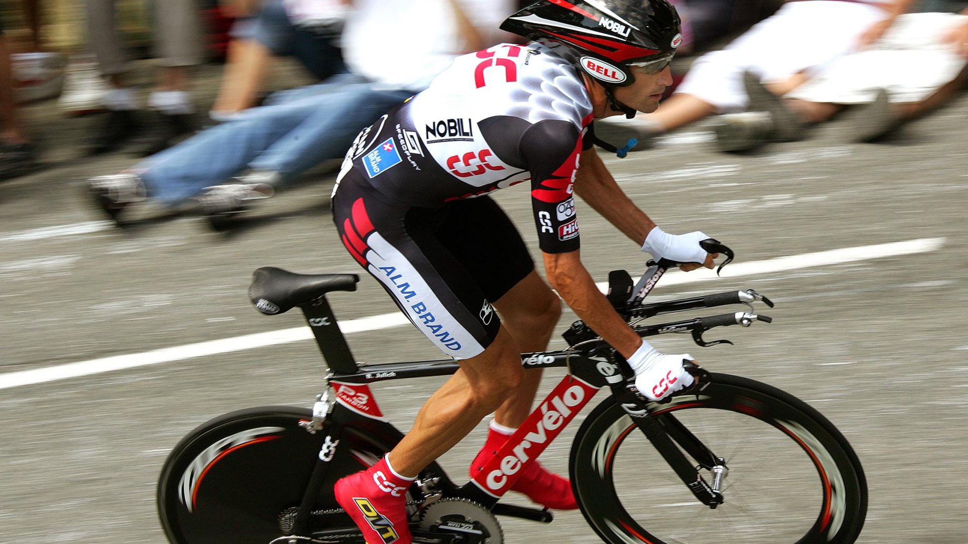 德罗赞压力下完成爆发，独行侠压制篮网，一场关于韧性与战术的胜利