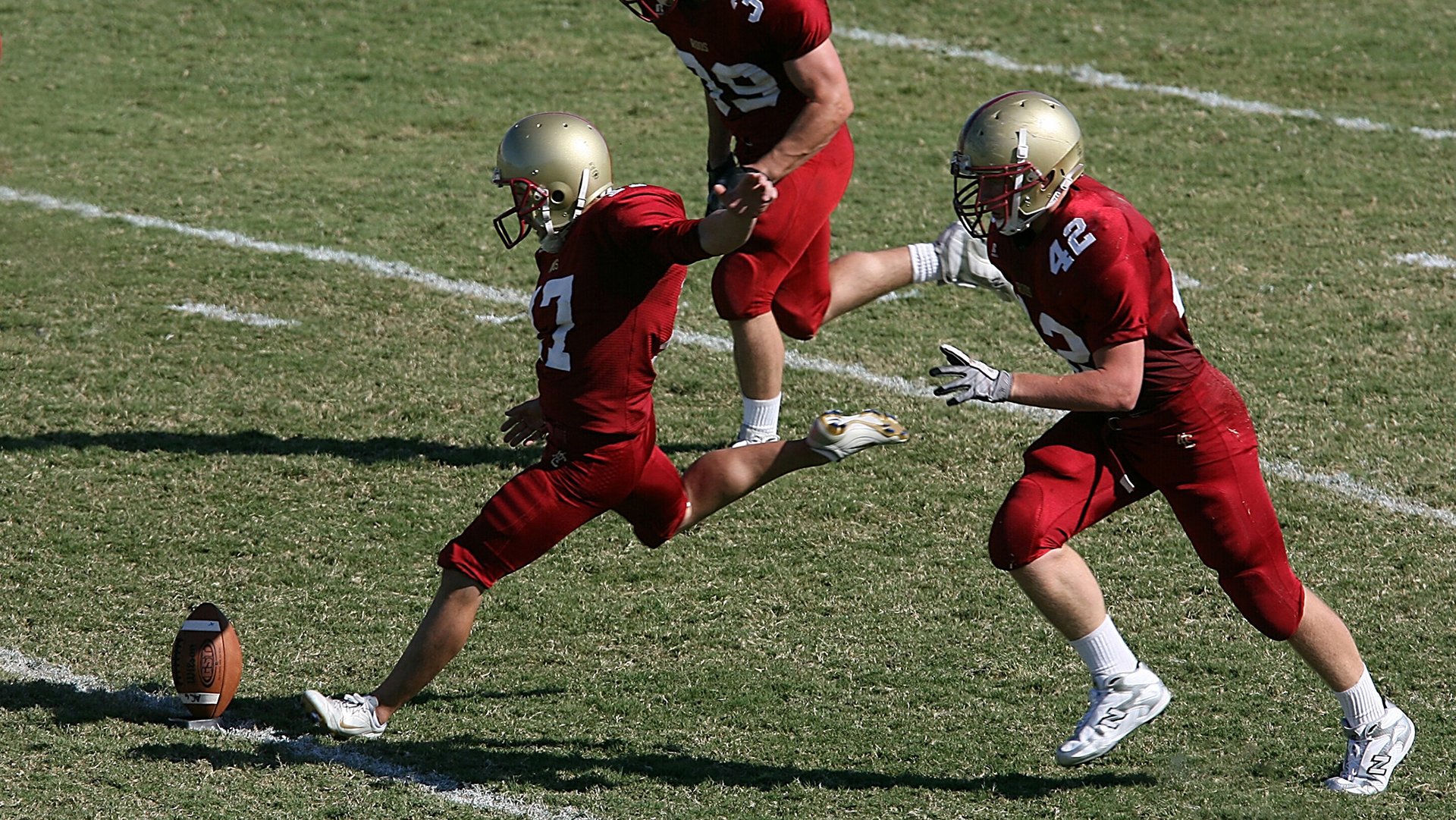 赛道与绿茵场，当F1揭幕战遇上勒沃库森的波兰征服