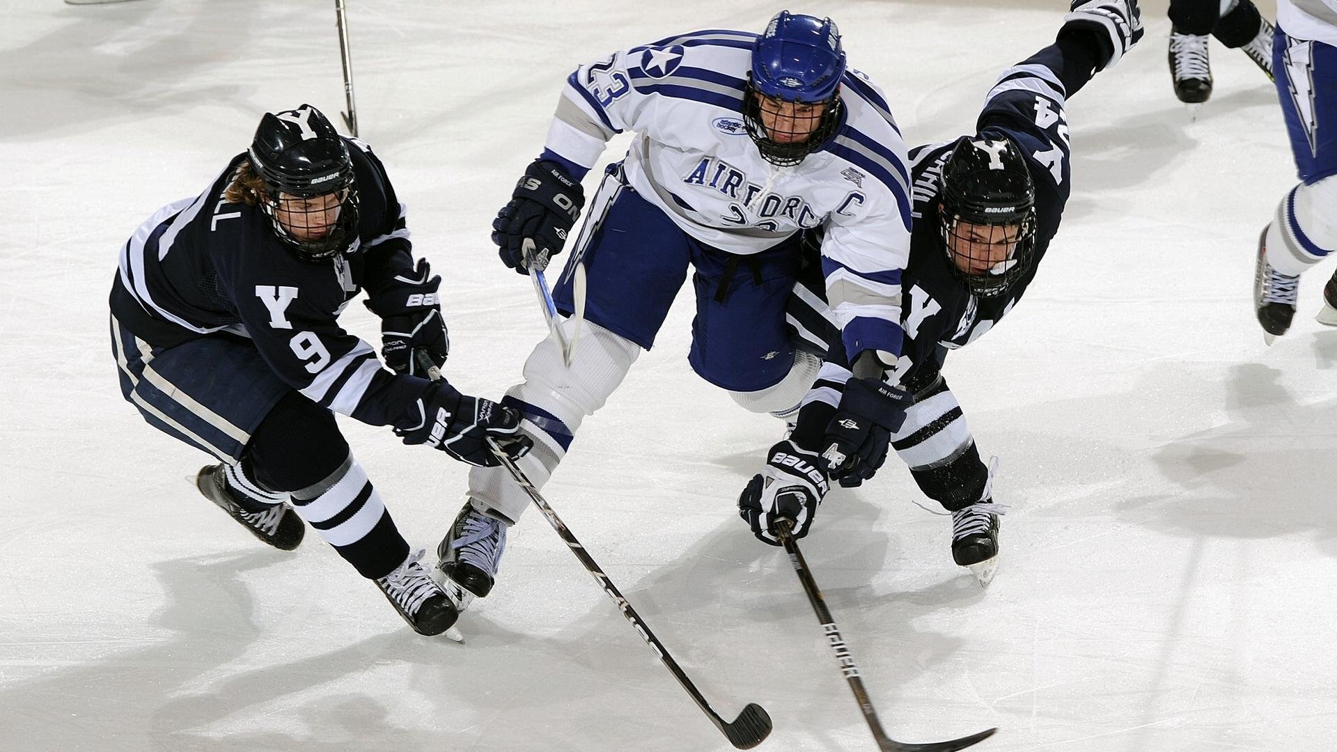 赛道上的宿命对决，索伯鏖战阿斯顿马丁，诺里斯火热状态点燃赛场